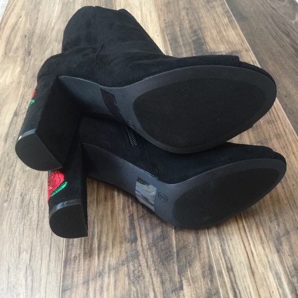 Wild Diva Lounge Peep Toe Chunky Heeled Mule Booties